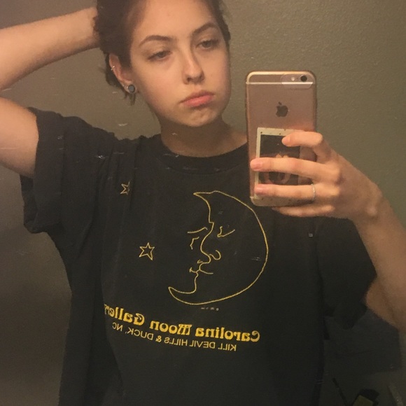 Meet your Posher, Sara - Picture 1 of 1